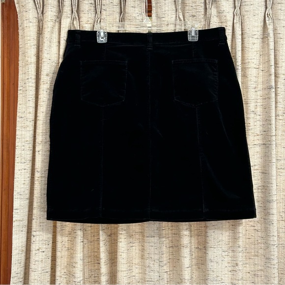 Woolrich Black Corduroy Skirt - 14 - Picture 5 of 6